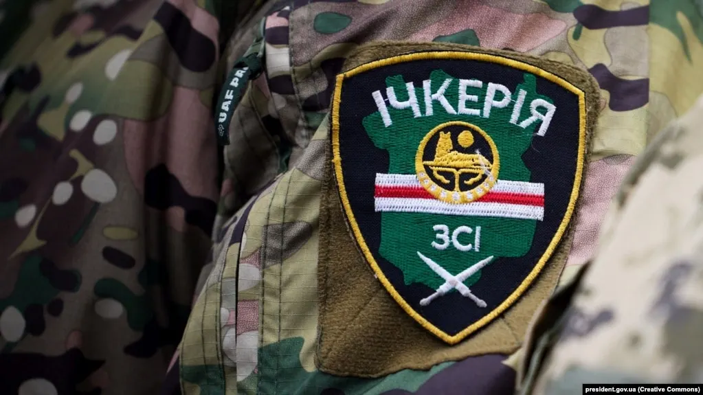 Росфинмониторинг включил «Чеченскую Республику Ичкерию» и её зарубежные подразделения в перечень террористических и экстремистских организаций после решения суда в Грозном. Российские спецслужбы связывают структуру с участием в боевых действиях на стороне Украины и диверсиями в приграничных регионах.