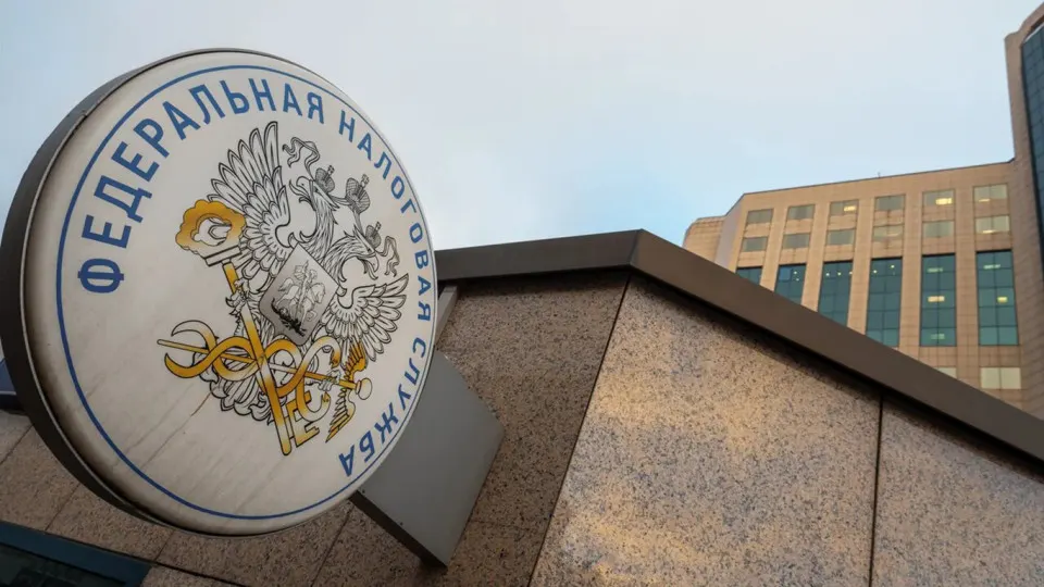 Вооружённые нужды государства и повышение налогов привели к снижению поступлений от малого бизнеса и спецрежимов: сборы сократились более чем на пятую часть, а дефицит федерального бюджета продолжает расти.