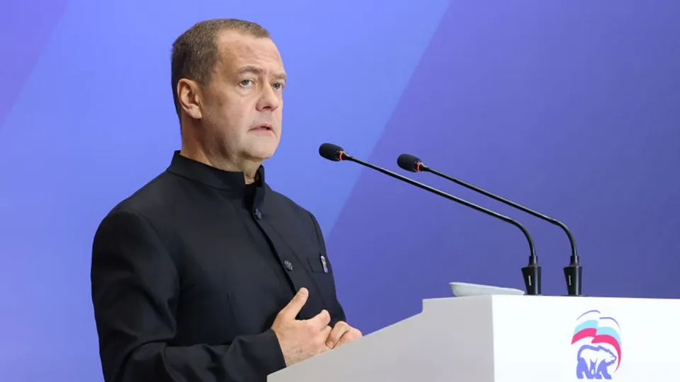 Зампред Совбеза заявил, что вероятность ядерного конфликта нельзя исключать и к этому нужно быть готовым; на фоне истечения СНВ‑III Москва и Вашингтон обсуждают дальнейшие шаги по контролю над ядерными арсеналами.