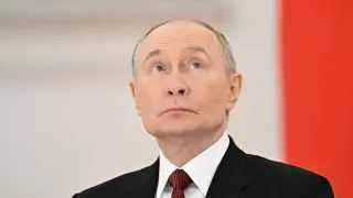 Владимир Путин сравнил нынешнюю ситуацию с временами Великой Отечественной войны, заявил о необходимости работы тыла «ради фронта» и подтвердил намерение продолжать создание «зоны безопасности» на границе с Украиной и добиваться всех целей СВО на фоне подготовки общества к новой волне мобилизации.