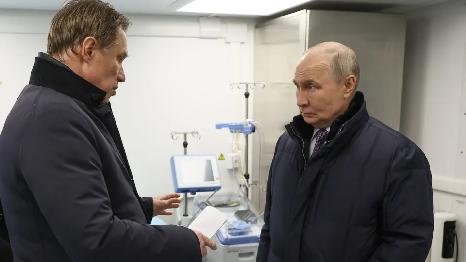 Президент потребовал от Минздрава увеличить охват проверок репродуктивного здоровья у мужчин и женщин на фоне многолетнего снижения числа рождений в стране.