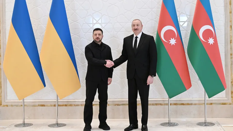 Президент Азербайджана Ильхам Алиев заявил о поддержке территориальной целостности Украины и сообщил о перспективах военно-технического сотрудничества двух стран после встречи с Владимиром Зеленским в Габале.