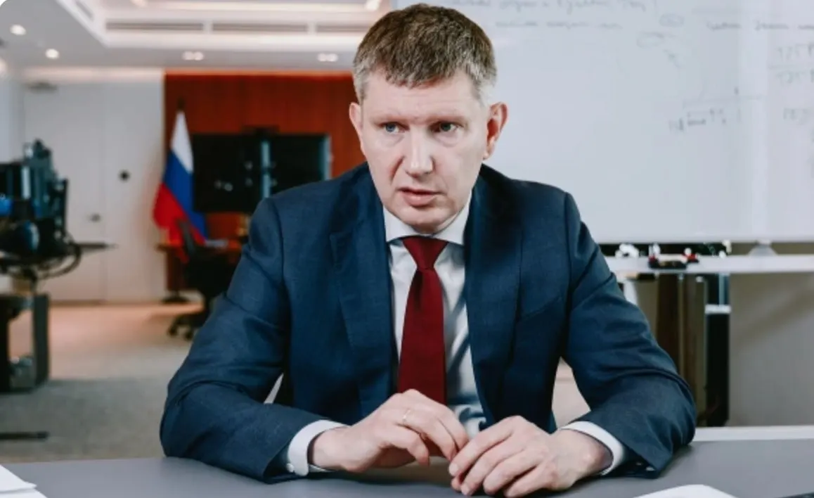 Глава Минэкономразвития Максим Решетников обозначил три ключевых направления политики — структурные изменения, бюджетная консолидация и повышение гибкости экономики — которые, по его словам, должны усилить инвестиции, занятость и производительность.