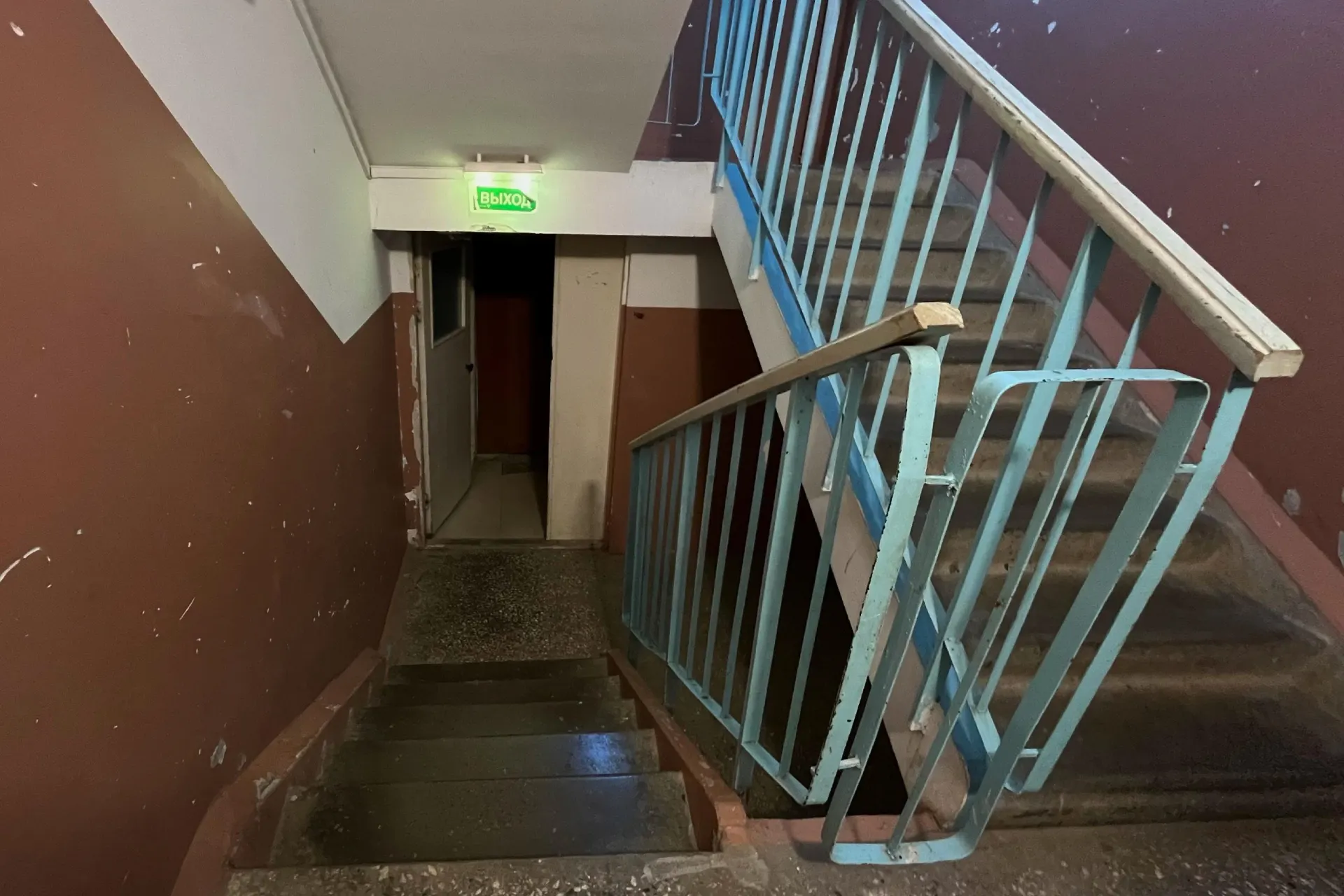 В Рязани мужчина год преследовал экс-партнёршу и угрожал ей, затем напал: облили кислотой и нанесли ножевые ранения, пострадавшая получила серьёзные ожоги.
