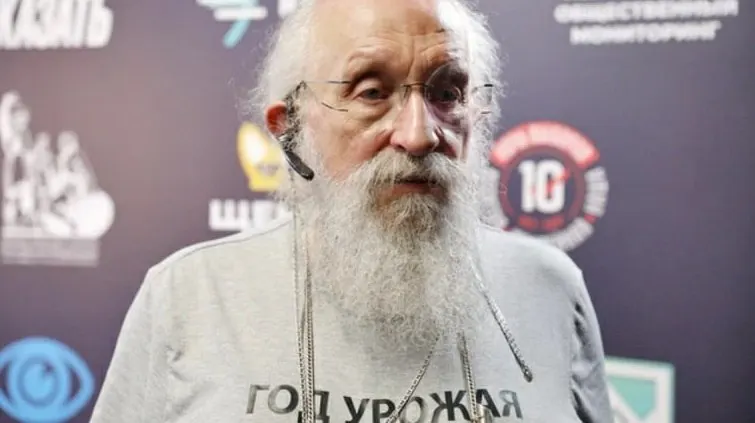 Несколько известных депутатов пока не подали документы на участие в праймериз или официально отказались от выдвижения — эксперты связывают это с желанием партий избежать фигур, раздражавших избирателей резкими инициативами.