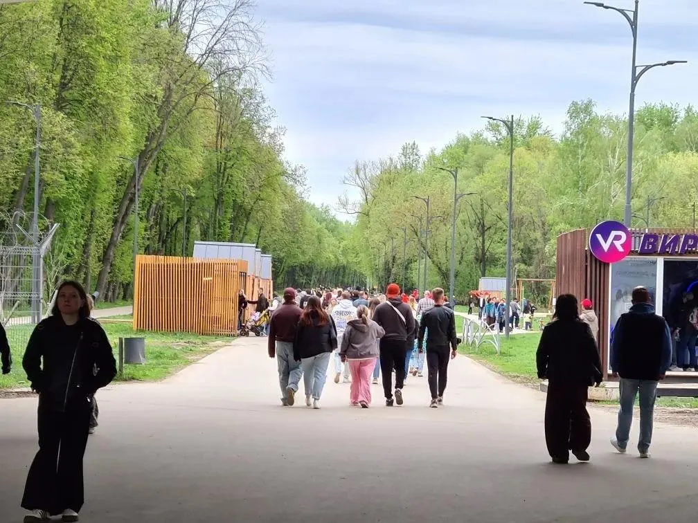 Жителей Рязани приглашают принять участие в городской акции по посадке деревьев в Лесопарке — мероприятие направлено на озеленение и благоустройство территории.