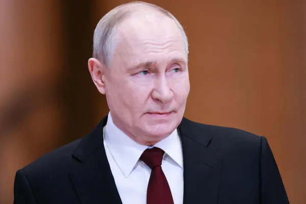МИД РФ сообщил об отзыве посла Сергея Копыркина в Москву для консультаций из‑за шагов армянского руководства, которые, по мнению России, наносят вред взаимодействию в рамках ЕАЭС; подробности не уточняются.