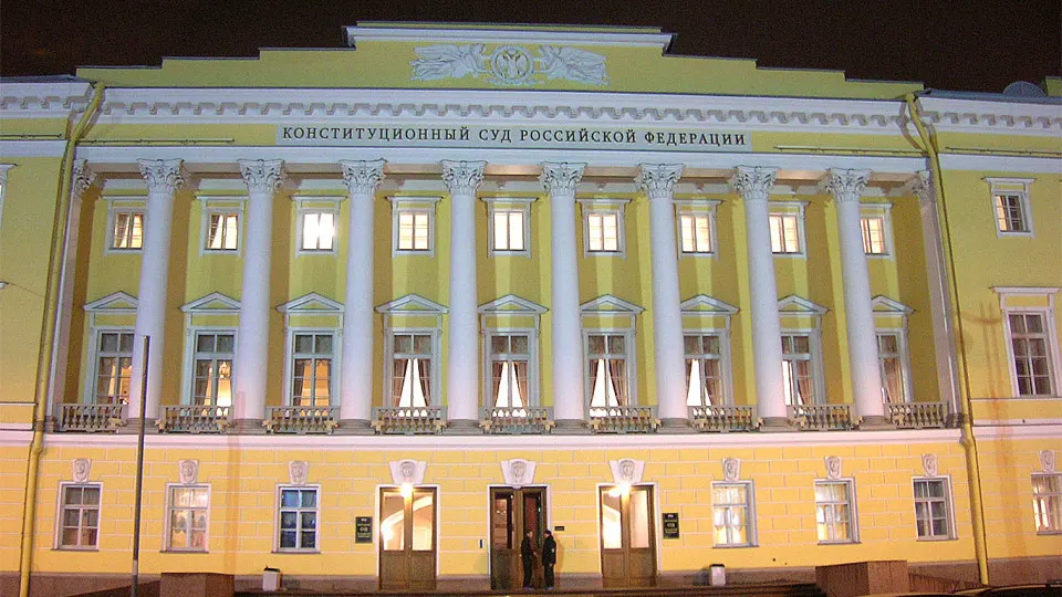 Председатель Конституционного суда заявил, что антикоррупционные иски не должны подпадать под обычные сроки давности; такие иски способствовали массовой деприватизации и передаче активов государству.