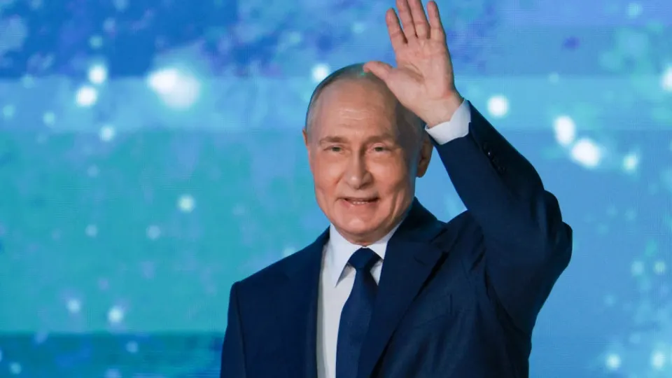 Президент подписал указ, упрощающий получение российского паспорта для постоянных жителей Приднестровья; Госдума приняла закон, позволяющий привлекать армию для защиты россиян за рубежом.