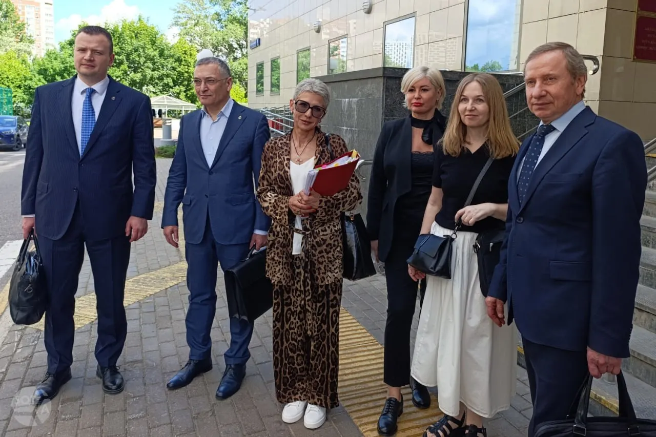 Апелляция оставила в силе решение Хамовнического суда о лишении адвокатского статуса Алексея Басистова, Дмитрия Проводина и Юлия Тая. Защита считает, что Минюст превысил полномочия и что вопрос должен решать Совет адвокатской палаты.