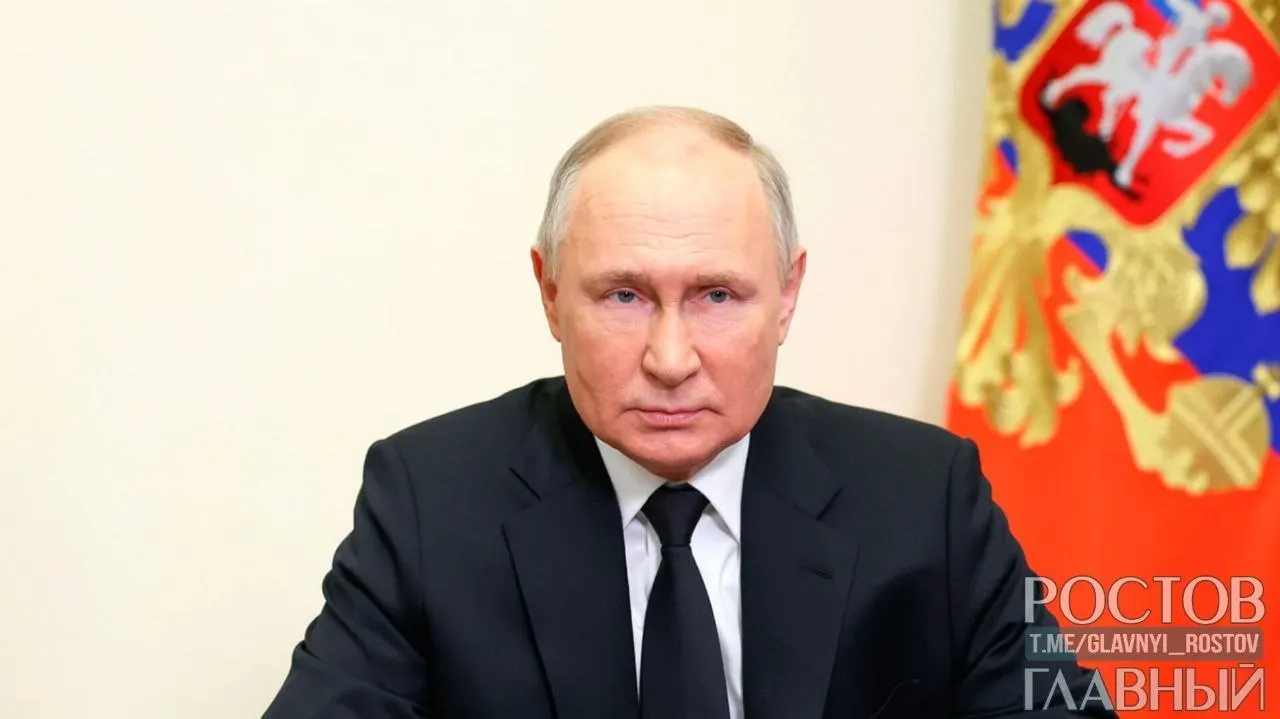Президент поручил правительству и ФСБ обеспечить бесперебойный доступ в сеть даже в дни ограничений, особенно для систем медпомощи, «Госуслуг» и платёжных сервисов.