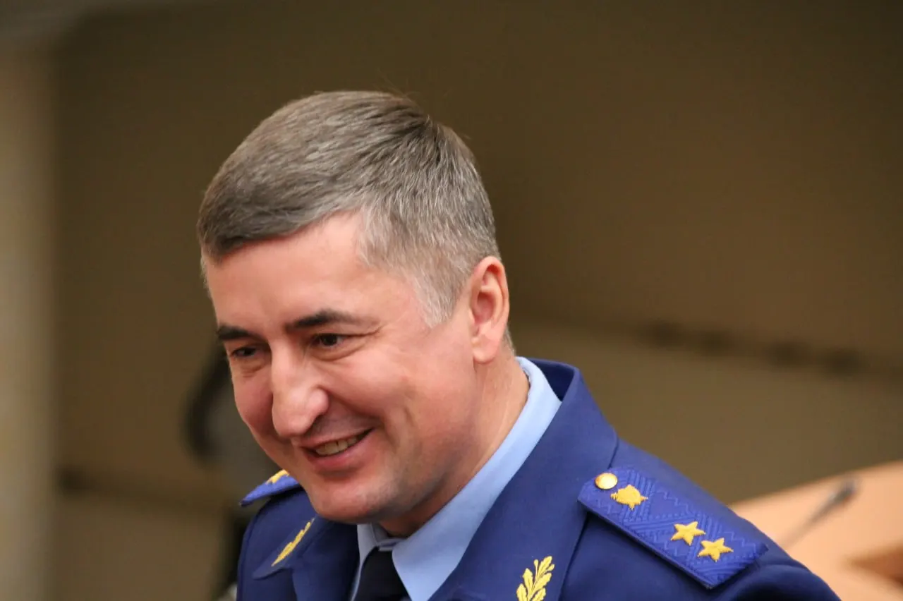 Бывший прокурор Саратовской области Сергей Филипенко назначен прокурором Воронежской области на пятилетний срок. Прокурором Саратовской области стал Роман Пантелеев. Указ вступил в силу 28 июня.