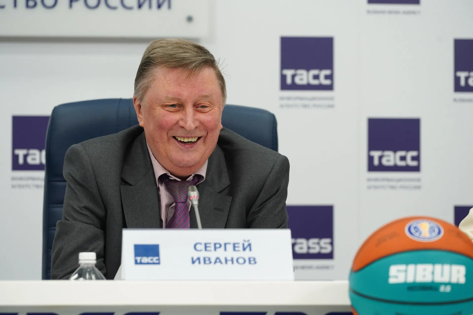 Бывший министр обороны умер в 73 года. Близкий друг рассказал, что общались с ним всего три дня назад.