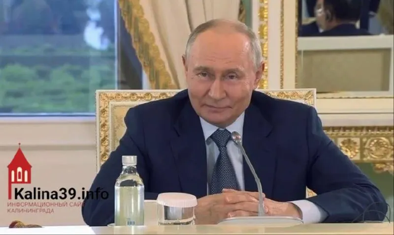 На ПМЭФ президент заявил о росте реальных доходов и зарплат, упомянув индексацию соцвыплат. При этом жители регионов продолжают жаловаться на подорожание товаров, топлива и жилья.