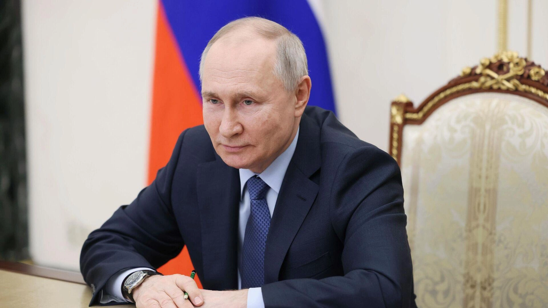 Правительство и ФСБ должны гарантировать доступ к медицинским системам, порталу госуслуг и платёжным системам в периоды ограничений сети; доклад о выполнении — до 1 июля.