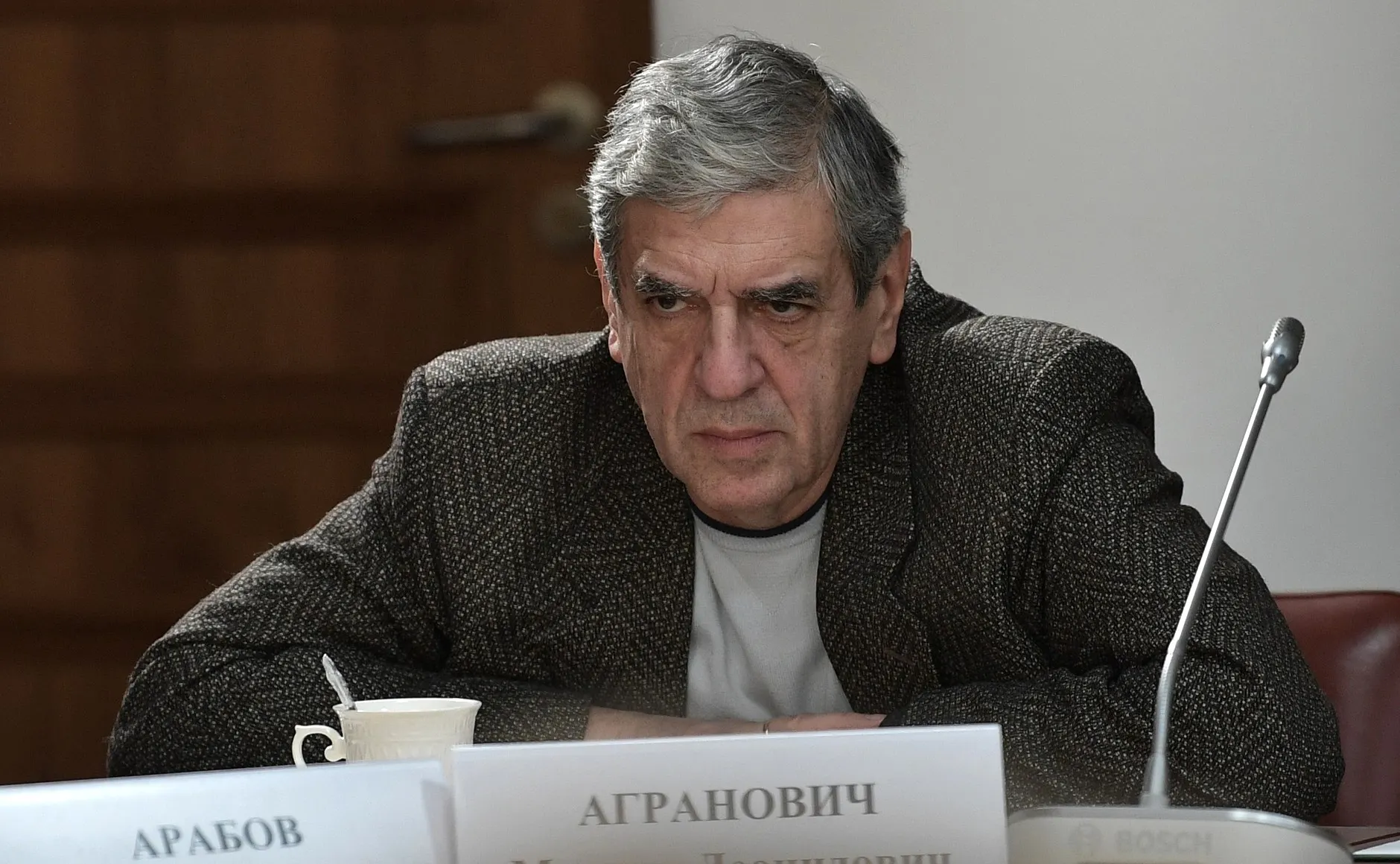 Операторский факультет Всероссийского государственного института кинематографии объявил набор в специальную группу: абитуриентам обещают бесплатное обучение с 2027 года при заключении годичного контракта с Минобороны. Студентам также предлагают общежитие, статус ветерана и другие льготы.