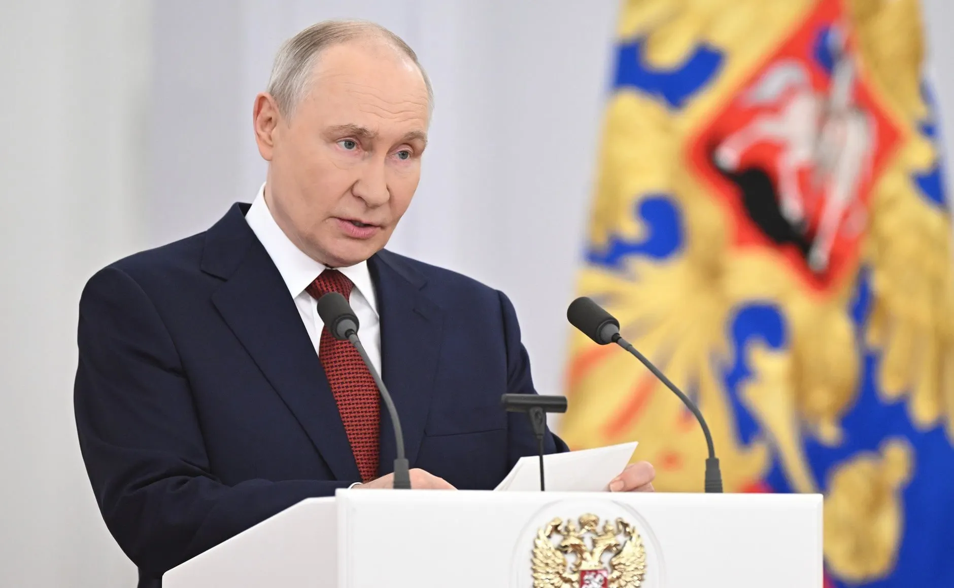 Президент подчеркнул намерение достичь целей СВО, отметил неэффективность западных санкций и обозначил приоритеты бюджета на три года — оборона, социальная поддержка и развитие экономики.