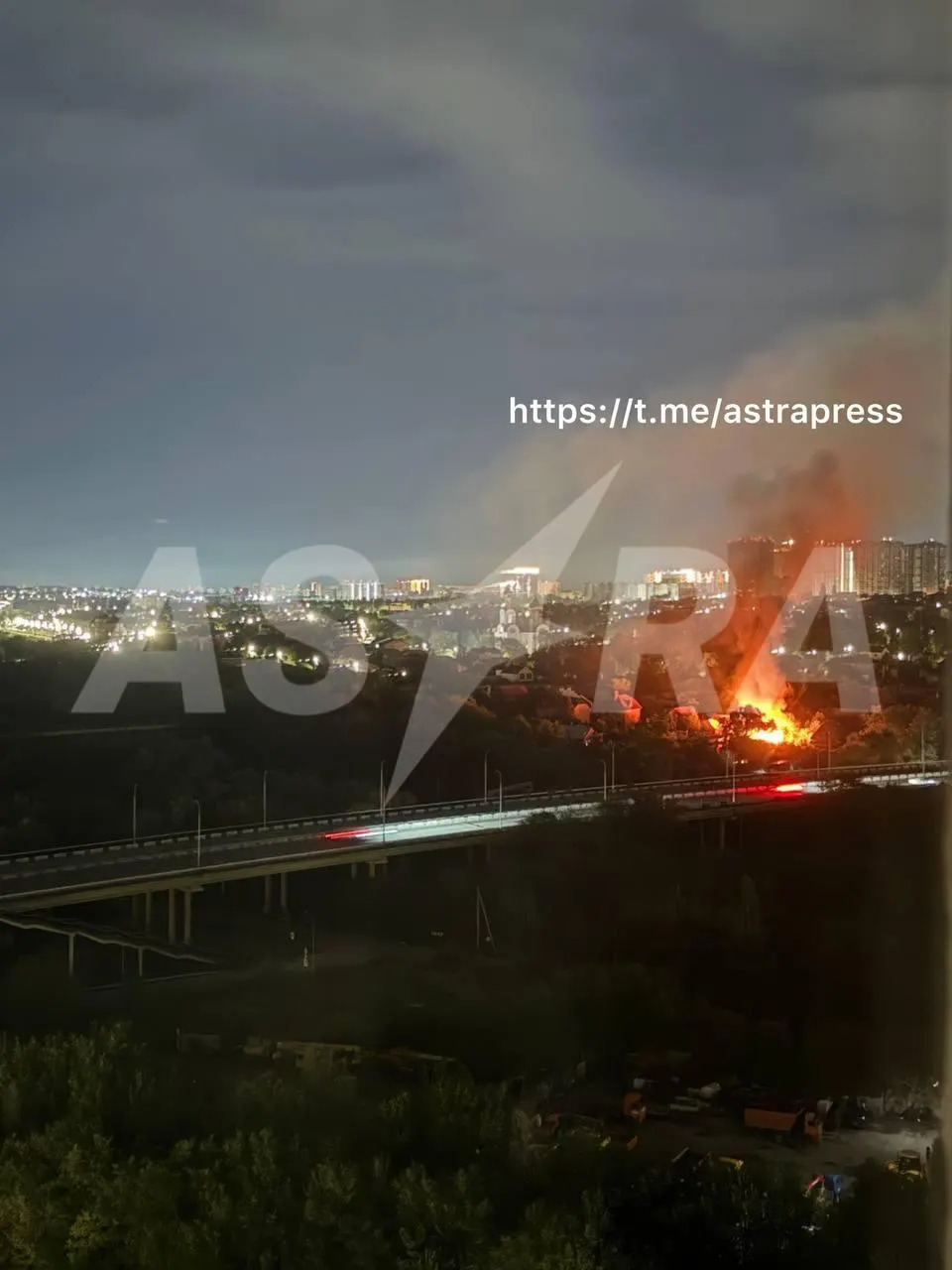 Атаки беспилотников в Белгороде и Ростове-на-Дону с пострадавшими и погибшими, удары по регионам Украины, рейды в Петербурге, изменения в договорах маркетплейсов и новые законы об ИИ и мигрантах.