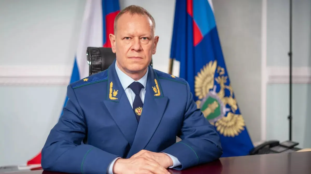Президент направил в Совет Федерации кандидатуру начальника управления Генпрокуратуры по СФО Николая Рябова; консультации сенаторов назначены на 16 июля, окончательное решение примет президент.