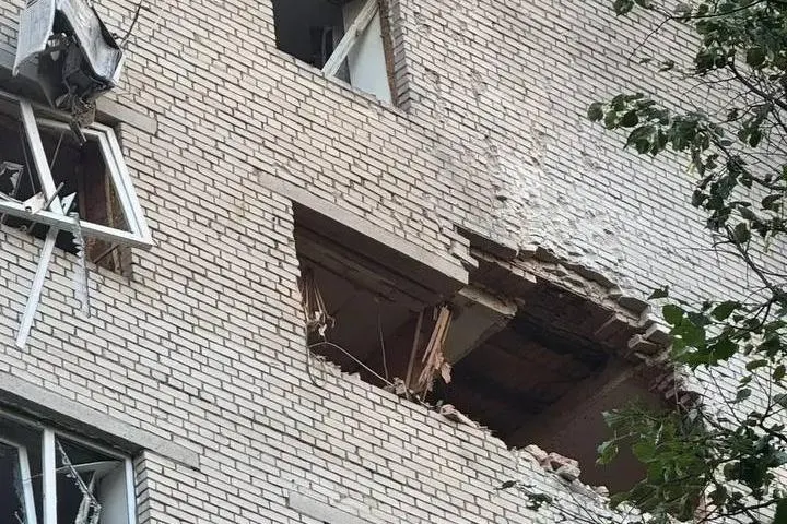 В ночь на 13 июля в посёлке Пионерский городского округа Истра после падения дрона и возгорания частных домов погибли три человека, ещё пять получили ранения — сообщил губернатор Московской области.