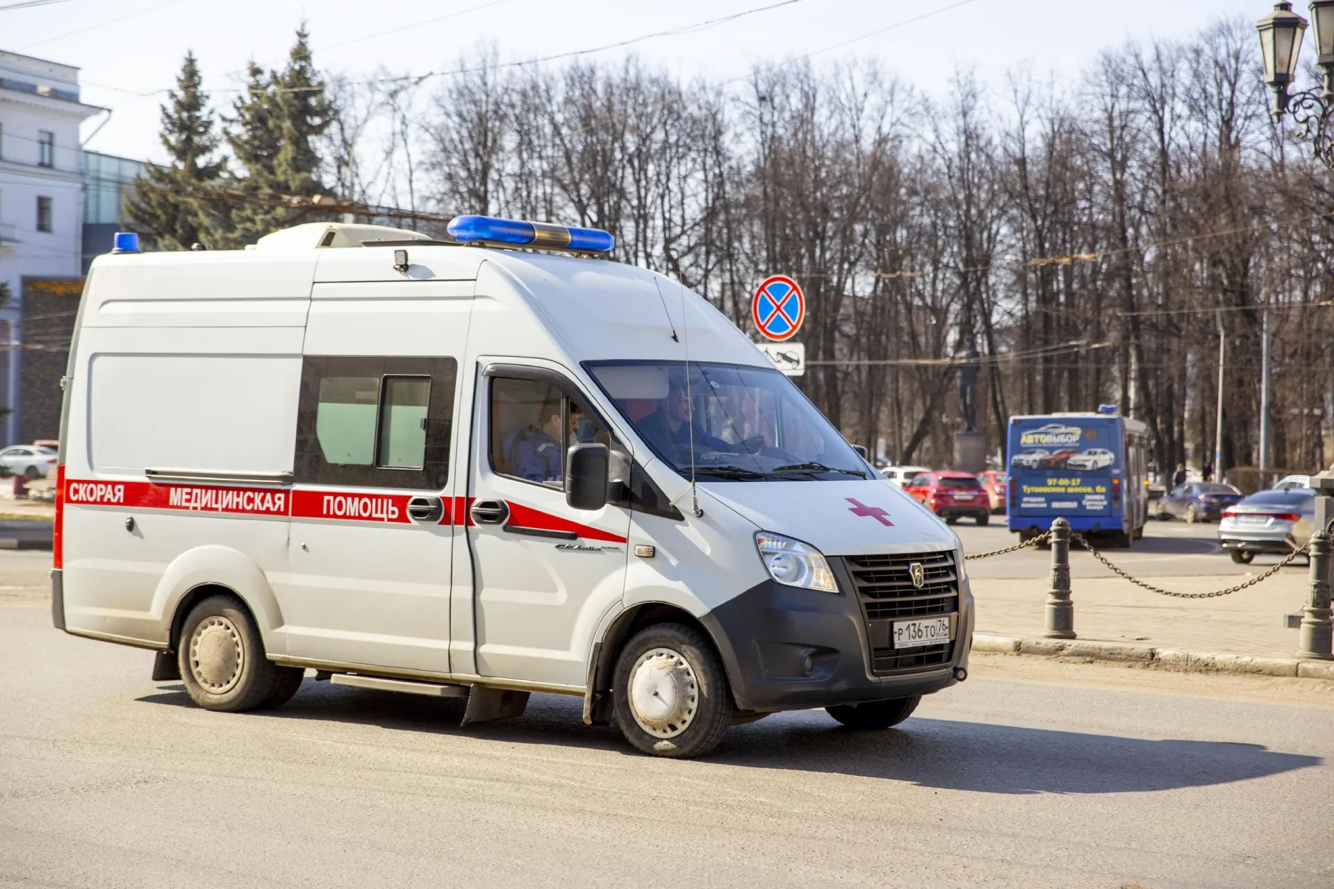 Врач перечисляет тревожные признаки укуса насекомого и что делать в случае угрозы жизни.