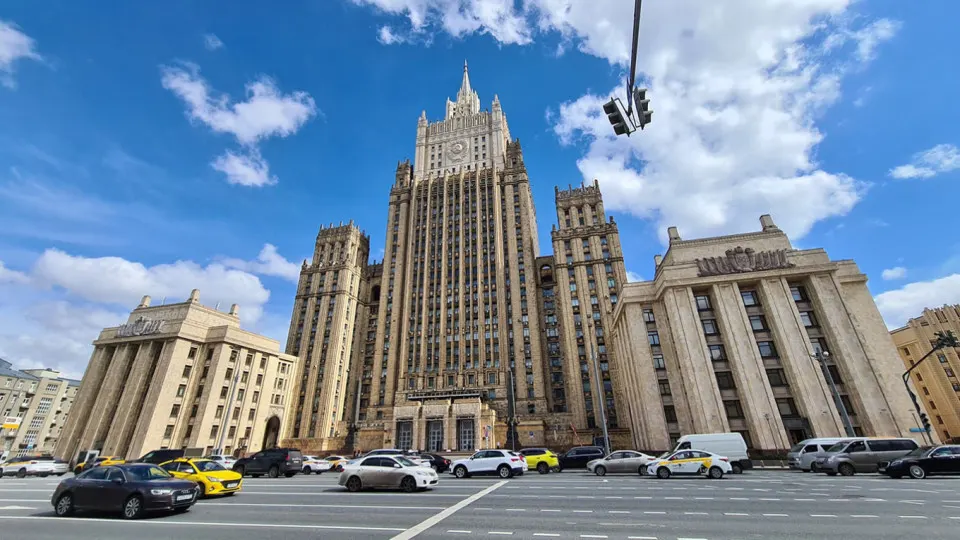Заместитель министра иностранных дел заявил, что без устранения первопричин кризиса заморозка конфликта невозможна, а западные страны продолжают поддерживать Киев, что ведет к эскалации.