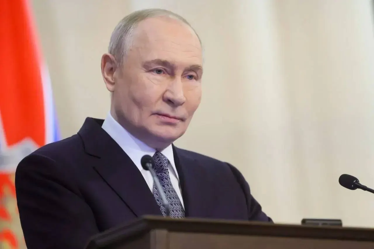 Президент поздравил десантников, подчеркнул их героизм и выразил уверенность в дальнейшем вкладе ВДВ в обороноспособность и безопасность страны в ходе специальной военной операции.