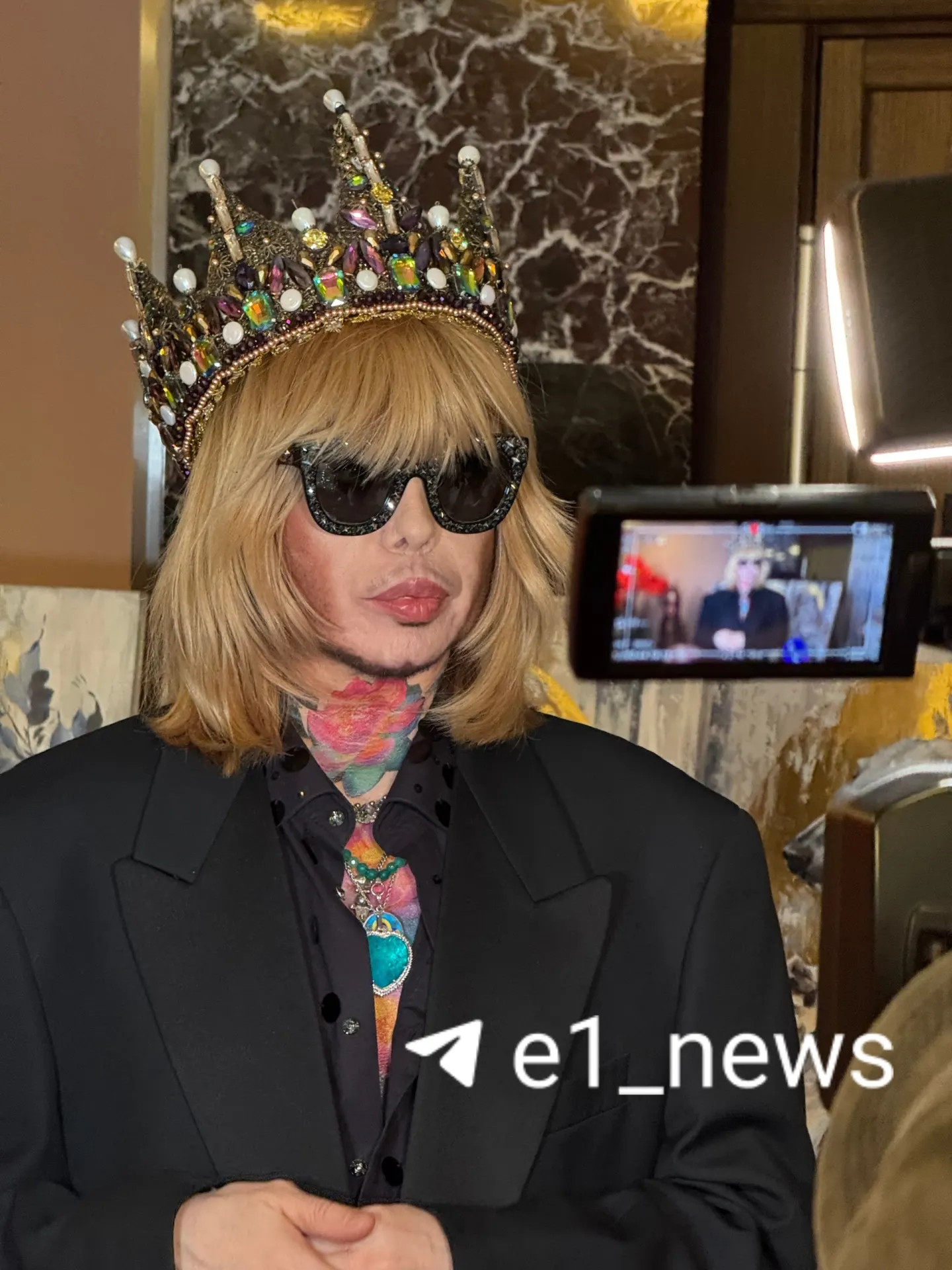 Дизайнеры со всей страны представили новые коллекции и подтвердили приоритет отечественного производства, подчеркивая федеральный масштаб события.