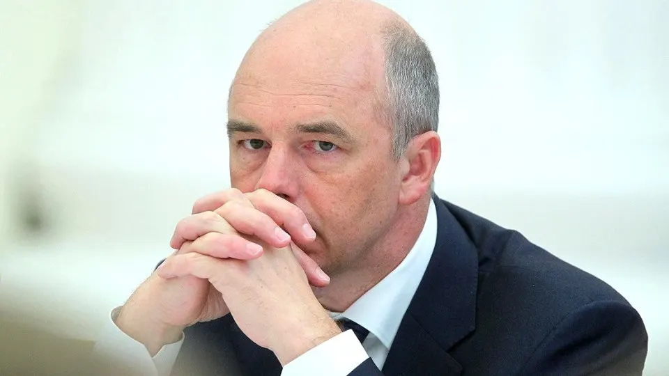 Рост расходов на оборону и новые источники финансирования приведут к дефициту бюджета в 2026 году, по оценкам аналитиков.
