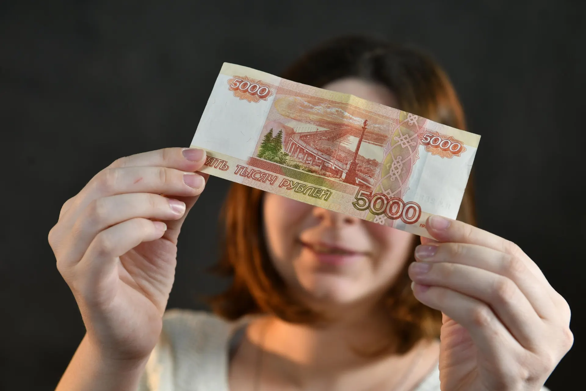 Более 7 тысяч медицинских работников получили специальную социальную выплату.