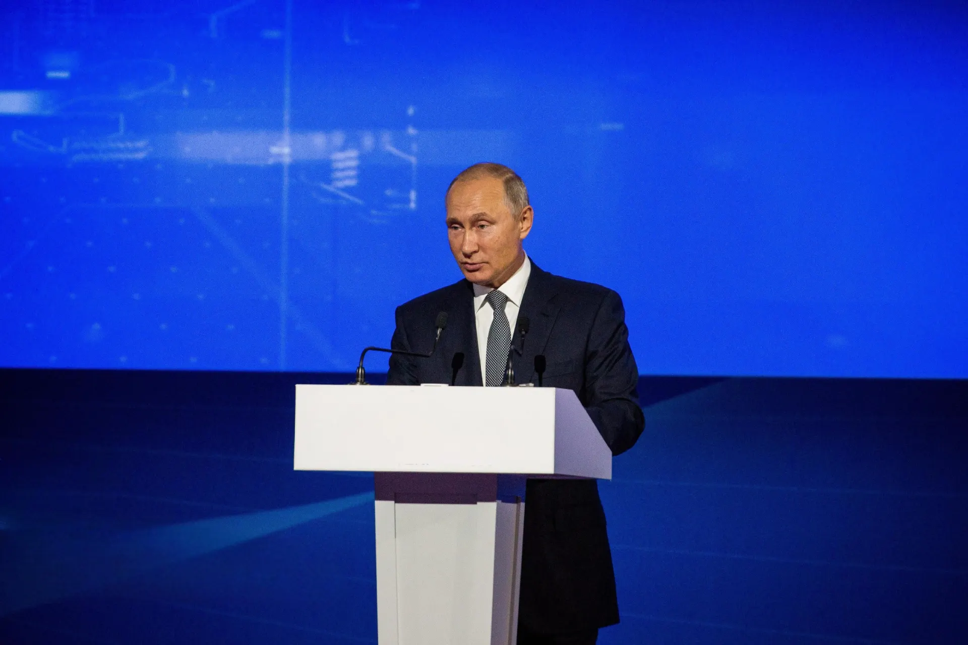 Президент рассказал о дипломатических перспективах и развитии ситуации во время выступления на международном форуме.