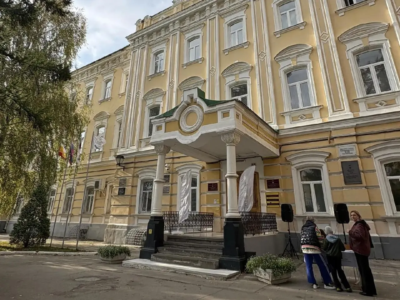 Разбираемся, почему молодым специалистам в Рязани труднее найти работу по своей профессии.
