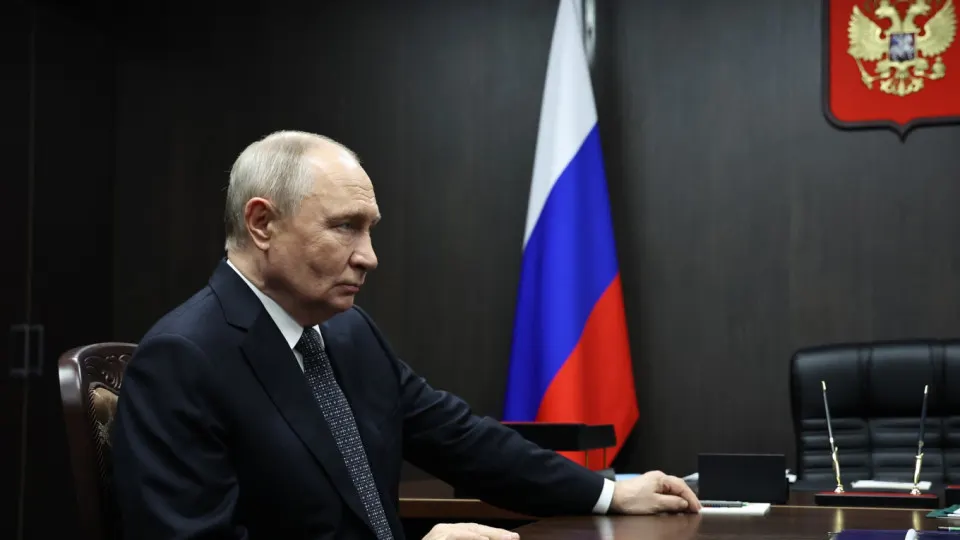 Президент России сообщил о возобновлении переговоров и обсуждении вопросов обеспечения безопасности и мирного урегулирования на фоне конфликта на Украине.