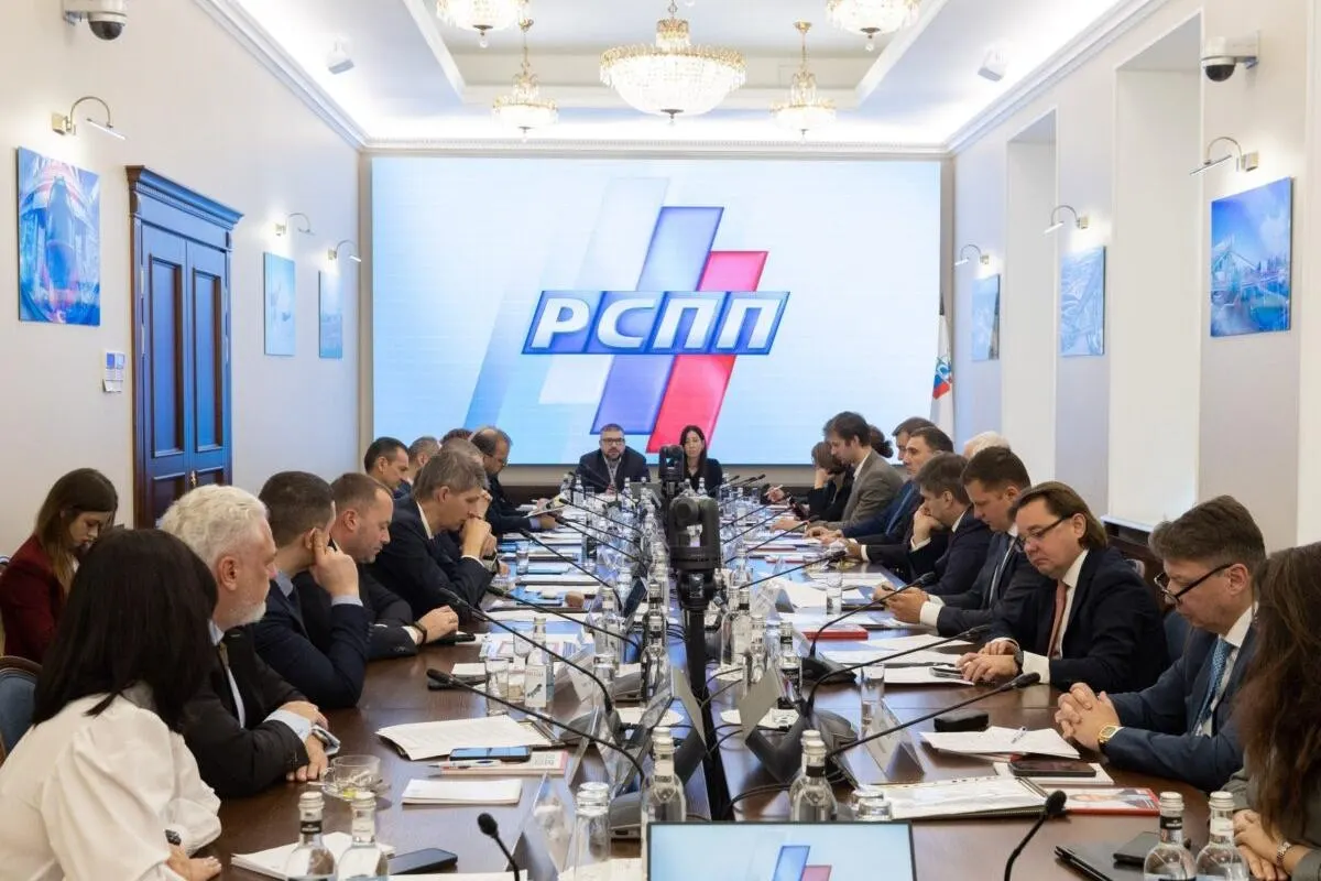 Российский союз промышленников и предпринимателей выступил против предложения Минфина о налоге на сверхдоход для горнодобывающих компаний на 2027–2029 годы, призывая к стабильности налоговой системы и обсуждению альтернатив.